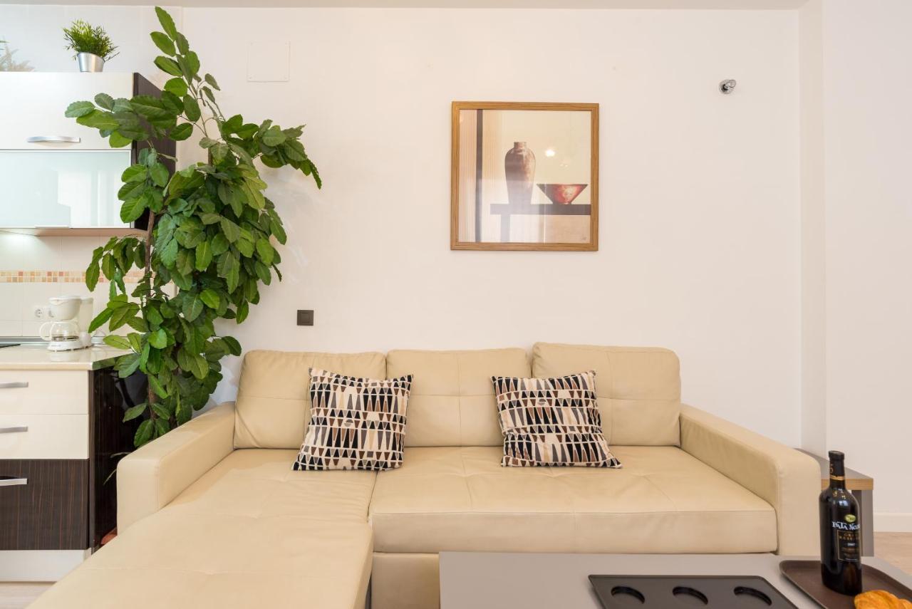 Mlg - Apartamento Trinidad Con Parking Appartamento Málaga Esterno foto